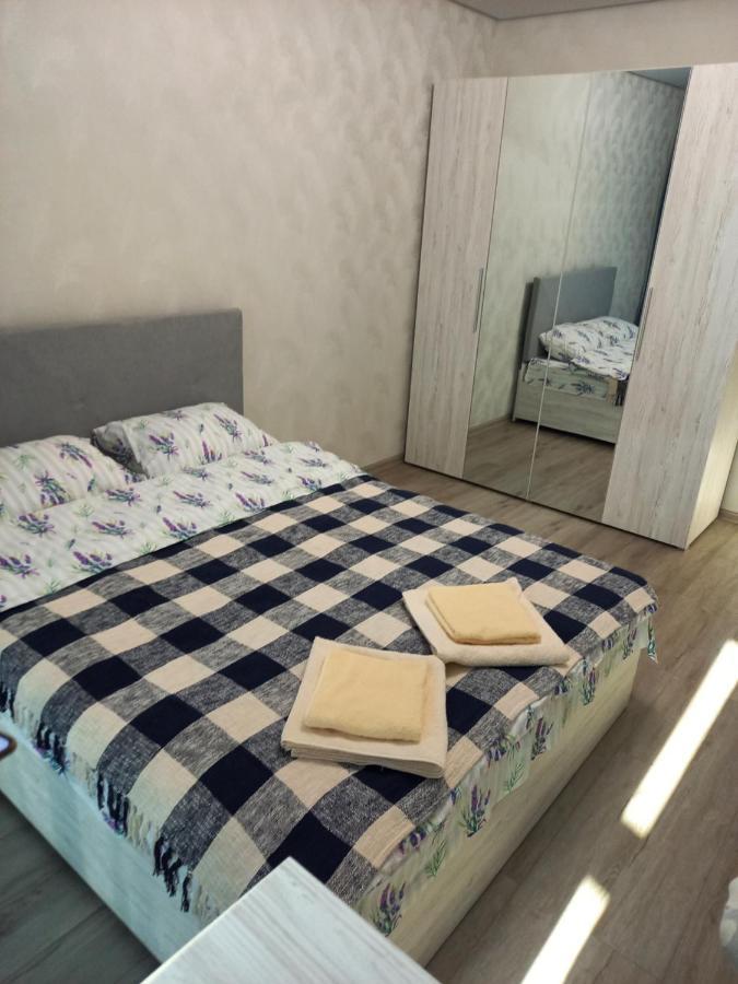 Апартаменти Центр, Промінь 2 Loetsk Buitenkant foto